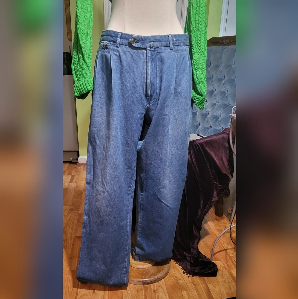 Timeless and Chic Made in Italy Faconnable 90's Jeans - Picture 2 of 5